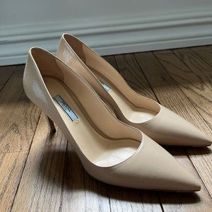 NIB Prada saffiano leather Pointed Toe Pump Nude 39